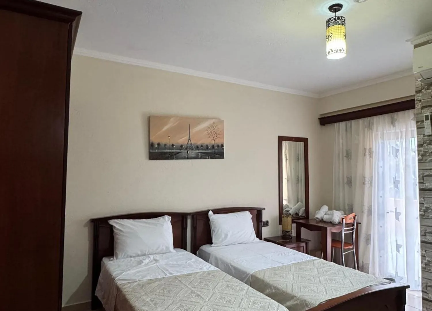 Hotel Restorant Leza Lini 0*,