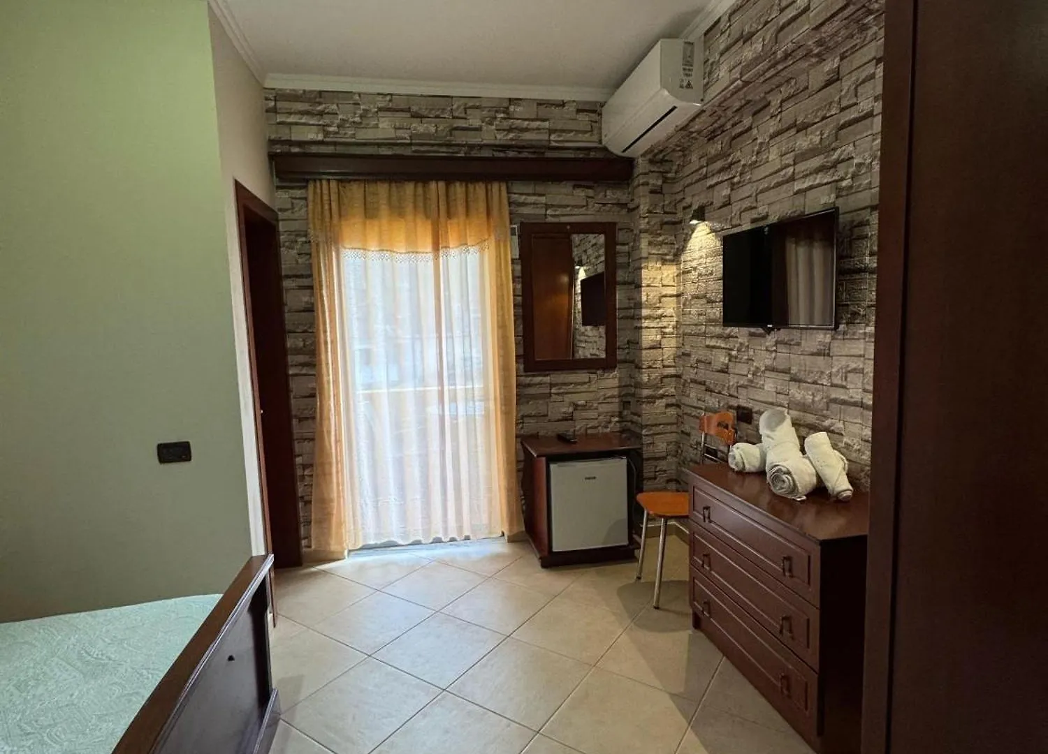 Hotel Restorant Leza Lini